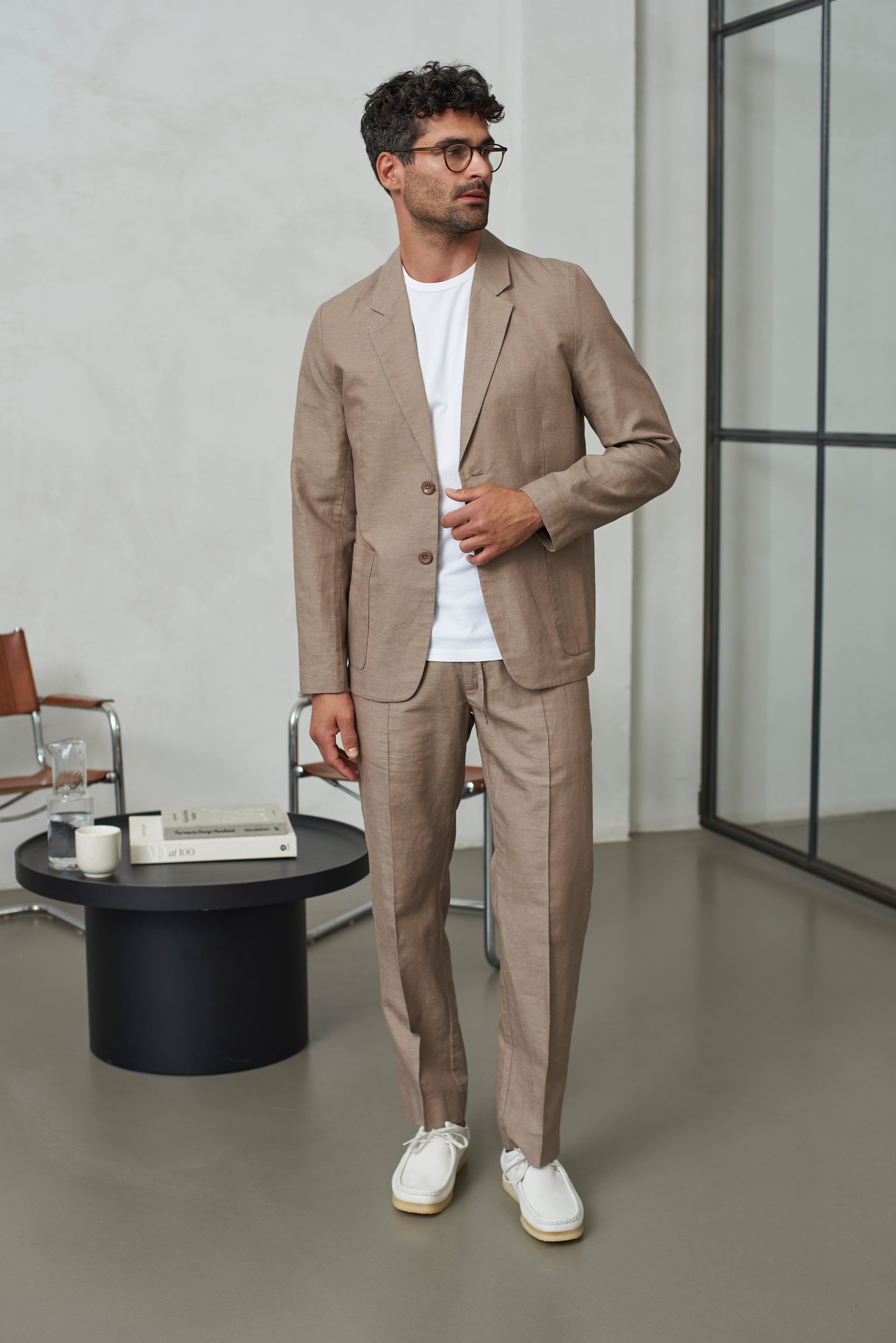 Effortlessly Cool Men s Guide to Stylish Casual Summer Suits About Companions