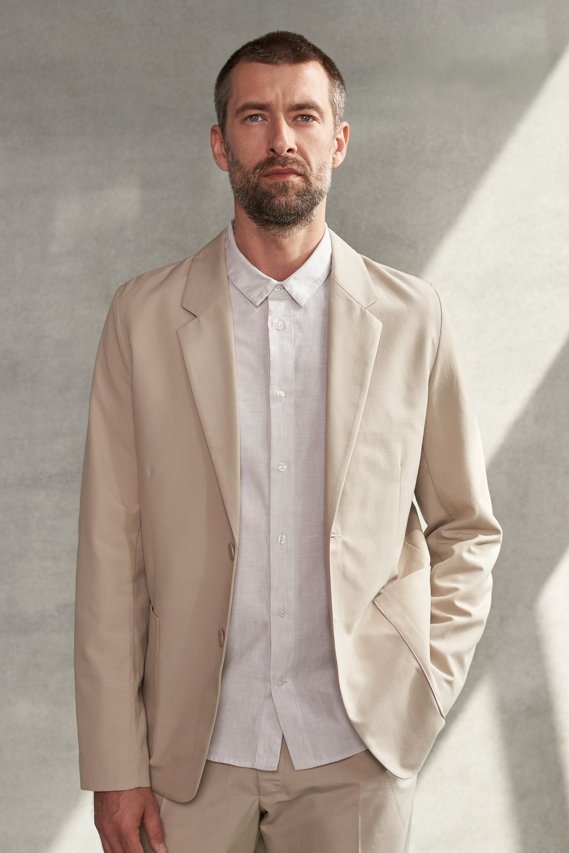 Summer tencel blazer Enver in taupe – About Companions