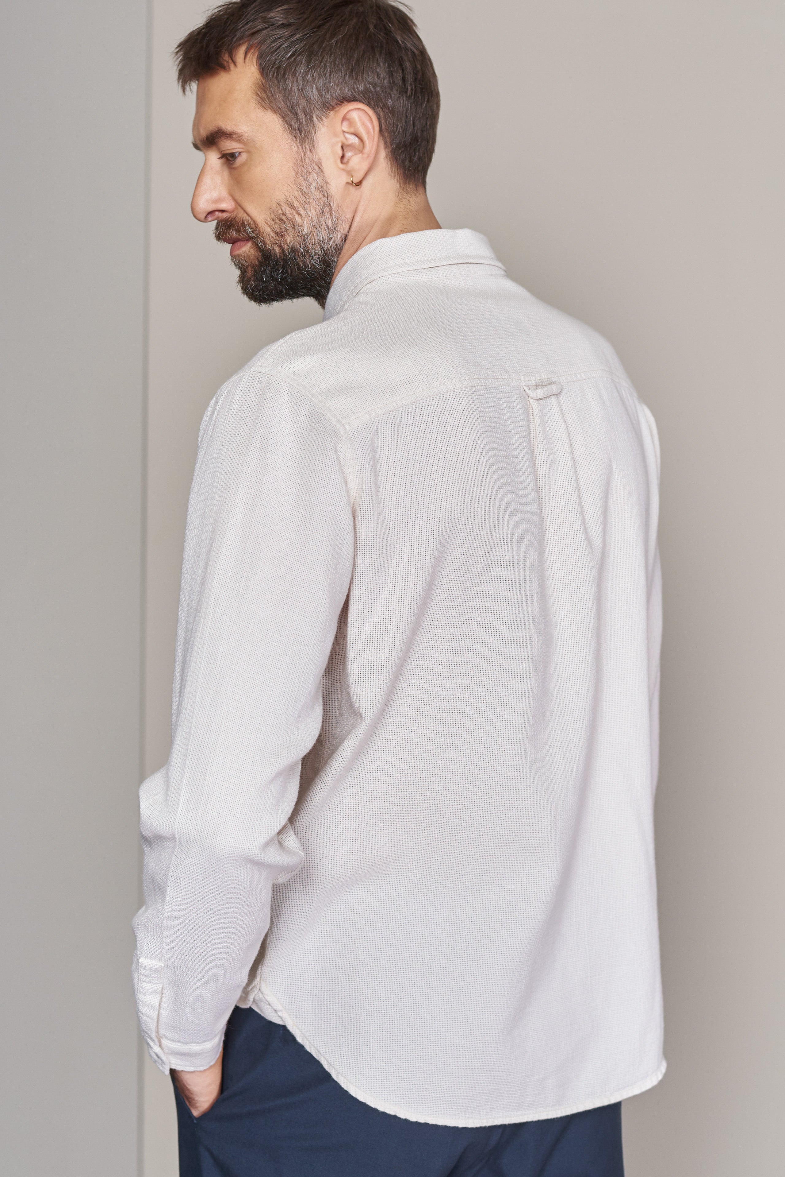 Ken Button Breezy button-down shirt Ken in ecru – About Companions