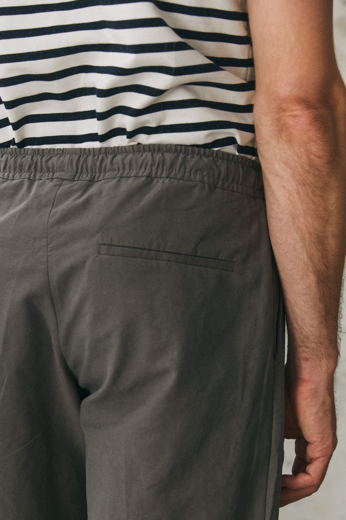JIM shorts dusty olive tencel