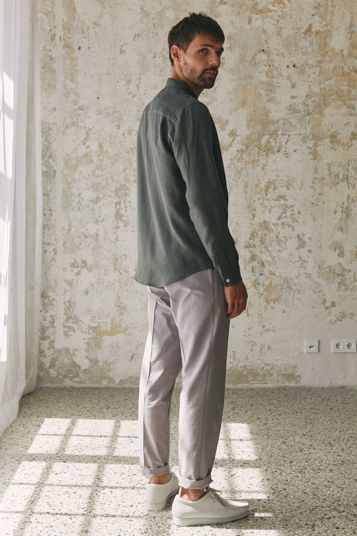 SIMON shirt dusty olive linen